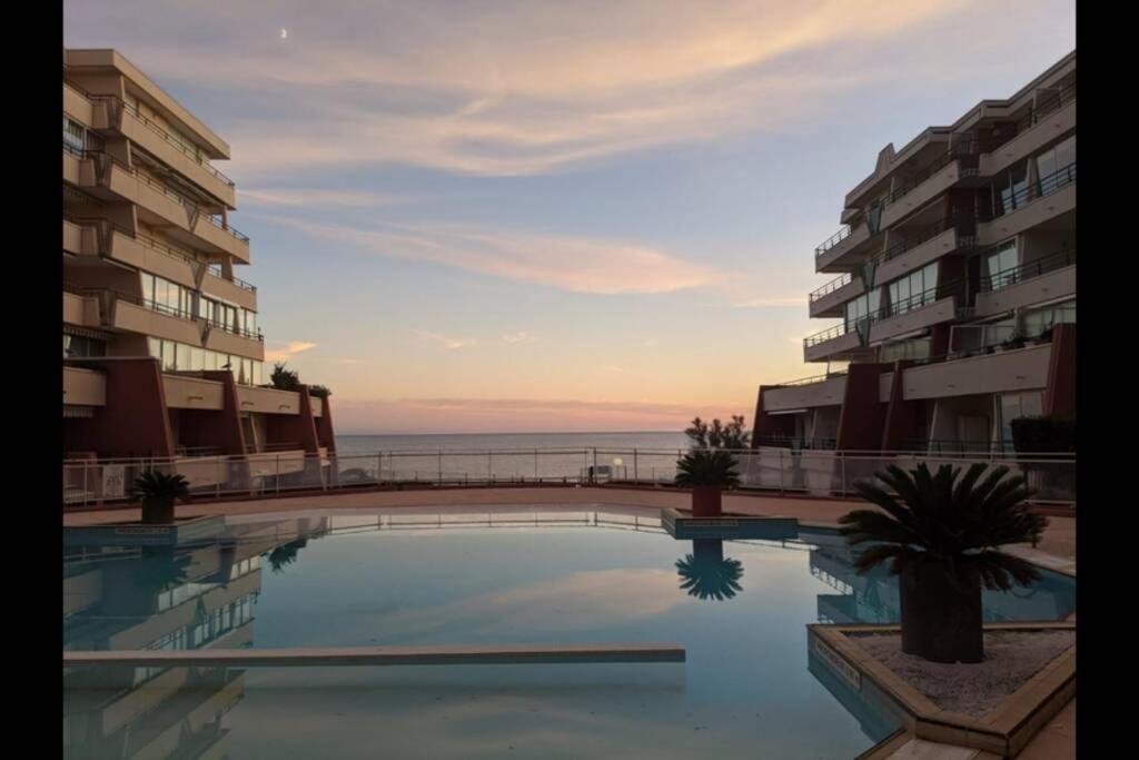 T2 Climatise Vue Sur Mer, Wifi, Piscine Et Parking Sète Exterior foto